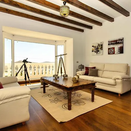 Loros Villa