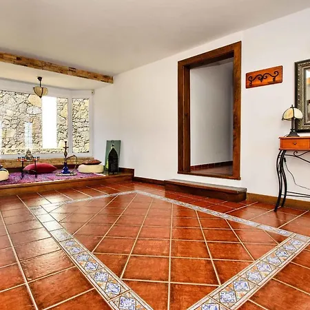 Villa Loros *