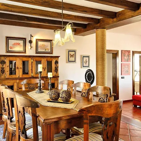 Villa Loros