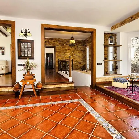 Loros Villa